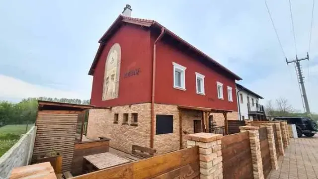 BookNoFees: počitniška nastanitev v Jevišovka – Mirna, elegantna hiša z vinsko kletjo