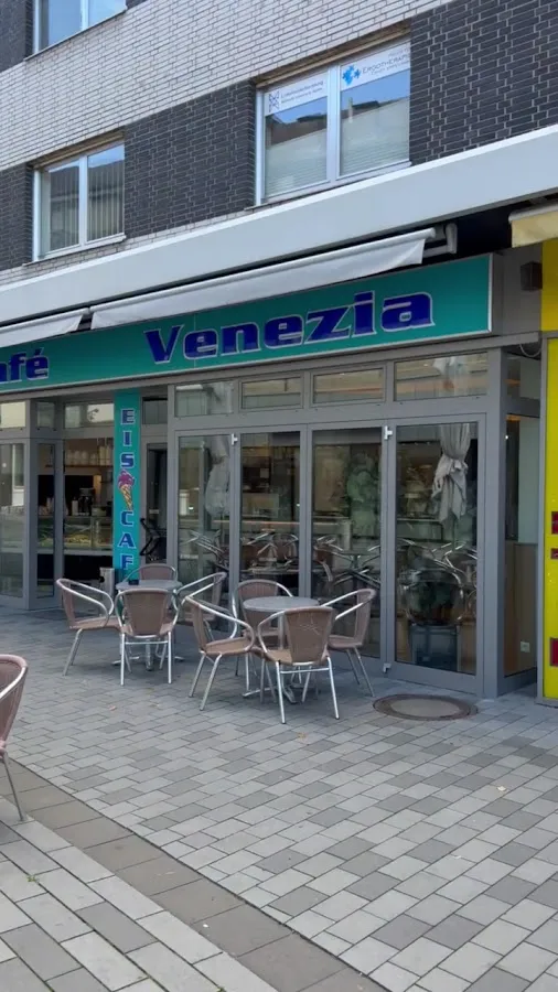 BookNoFees: Restavracija – Eiscafé Venezia – Meschede – Eiscafé Venezia, fotografija 3