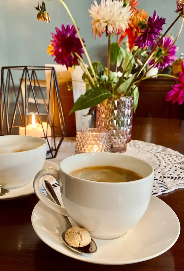 BookNoFees: Kavarna – Café Buuck – Rüthen – Café Buuck, fotografija 3