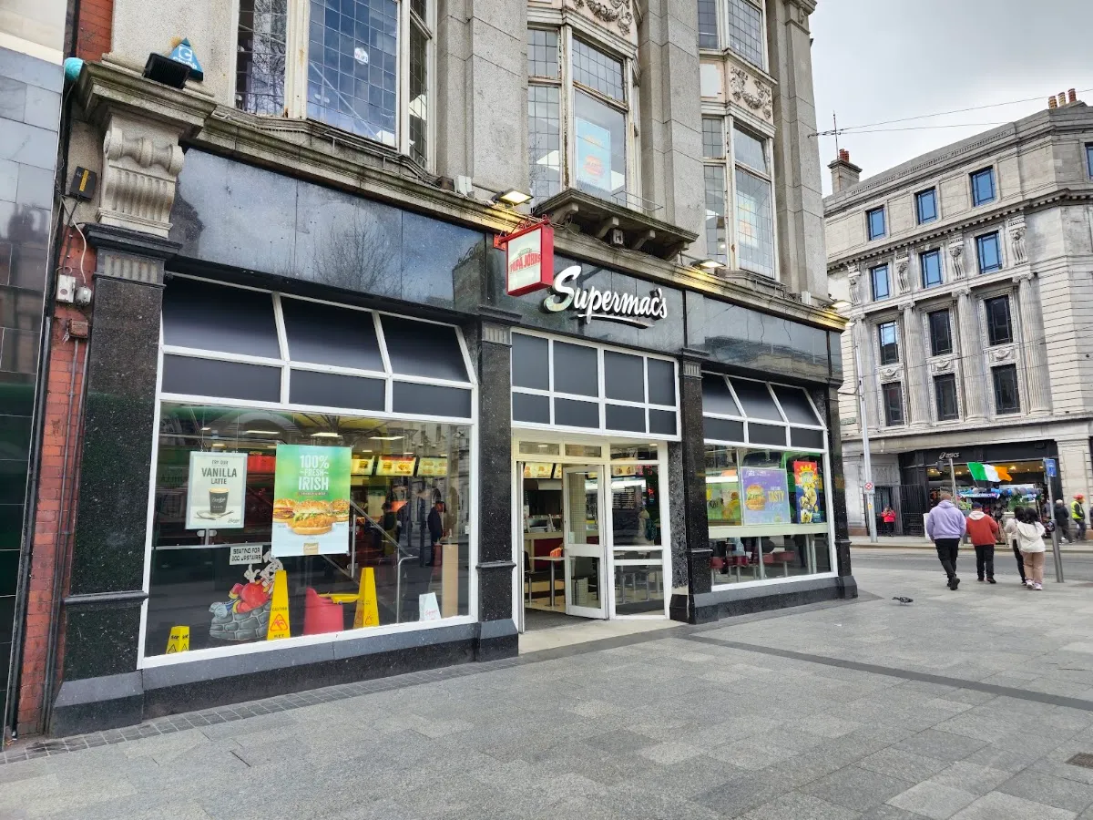 BookNoFees: Okrepčevalnica – Supermac's – Dublin – Supermac's, fotografija 1