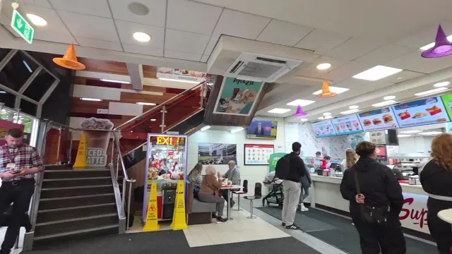 BookNoFees: Okrepčevalnica – Supermac's – Dublin – Supermac's, fotografija 3