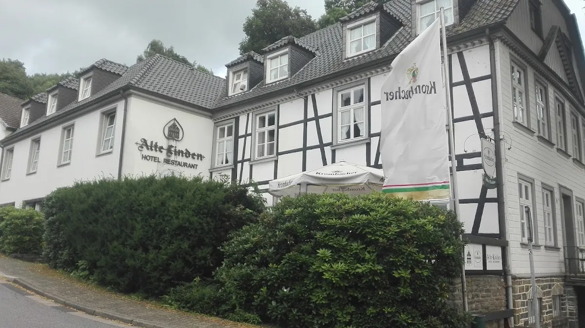 BookNoFees: Restavracija – Alte Linden – Altena – Stare lipe, fotografija 1
