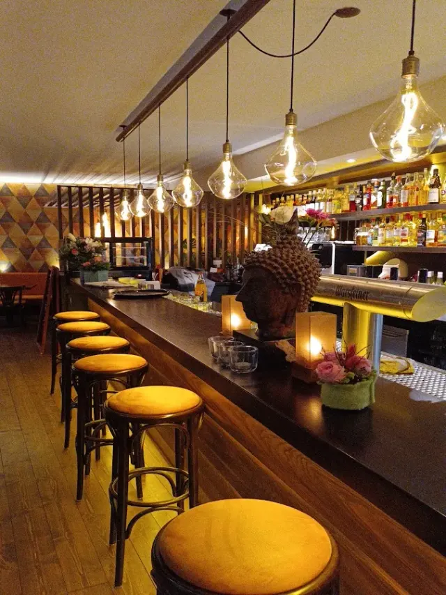 BookNoFees: Café Central, Lippstadt