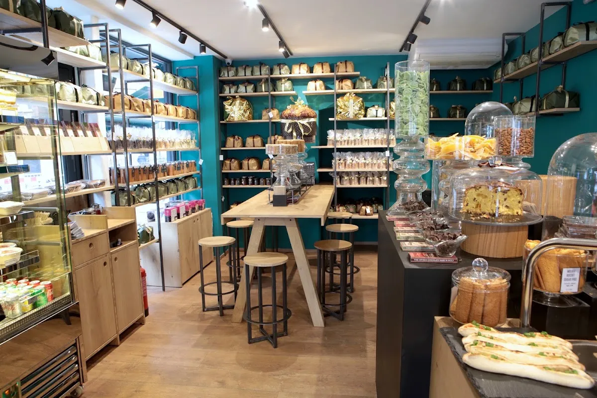 BookNoFees: Kavarna – Arro Coffee - The Temple of Coffee – London – Arro Coffee – Hram kave, fotografija 1