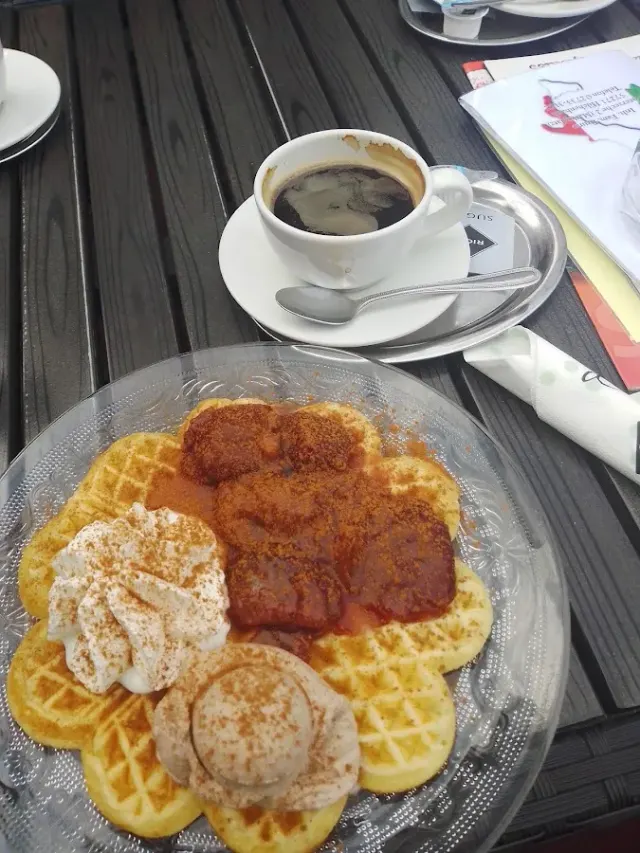 BookNoFees: Sladoled – Eiscafe Cortina – Hilchenbach – Eiscafe Cortina, fotografija 3