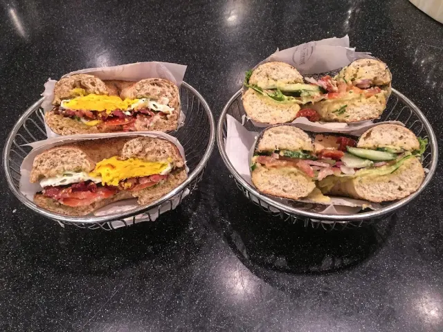 BookNoFees: Kavarna – Bagel & Juice – Oslo – Bagel & Juice, fotografija 2