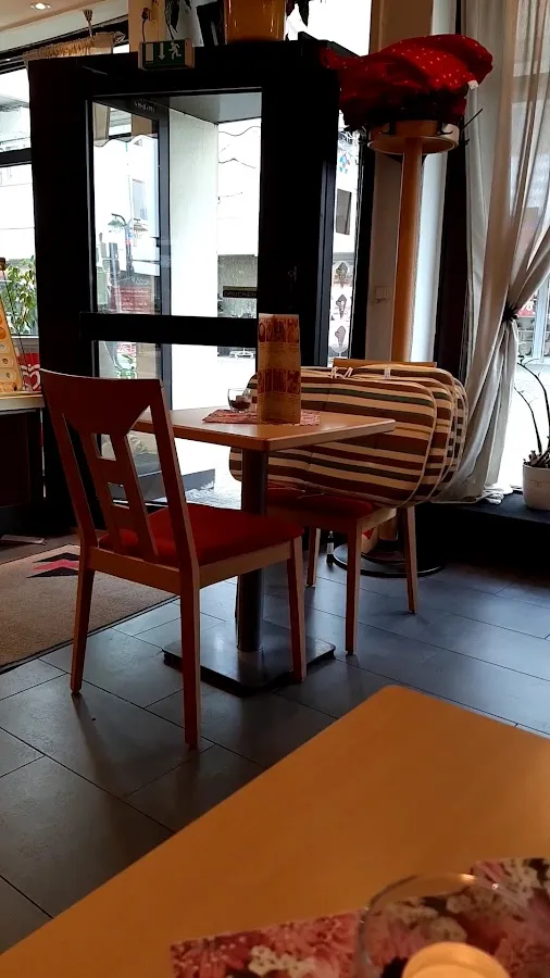 BookNoFees: Restavracija – Anna's Café – Geseke – Anina kavarna, fotografija 3