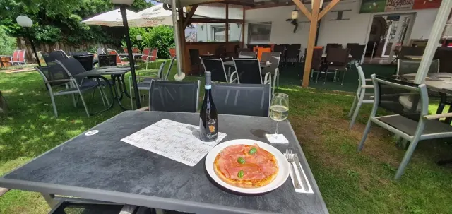 BookNoFees: Restavracija – La Terazza Pizzeria – Kamen – Pizzerija La Terazza, fotografija 3