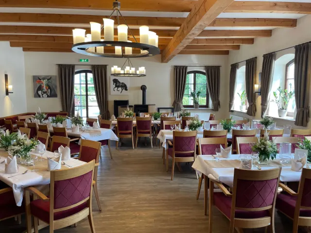 BookNoFees: Restavracija – Hotel & Gaststätte Zur Borke – Neuenrade-Affeln – Hotel in restavracija »Zur Borke«, fotografija 2