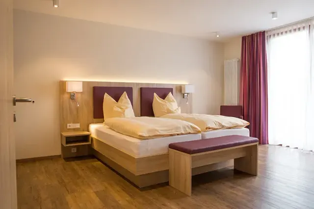 BookNoFees: Restavracija – Hotel & Gaststätte Zur Borke – Neuenrade-Affeln – Hotel in restavracija »Zur Borke«, fotografija 3